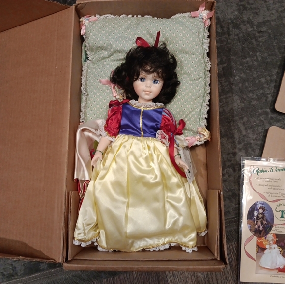 Vintage Snow White Robin Woods Vinyl Doll Snow Collectible Keepsake Decor 14 in - Picture 2 of 8